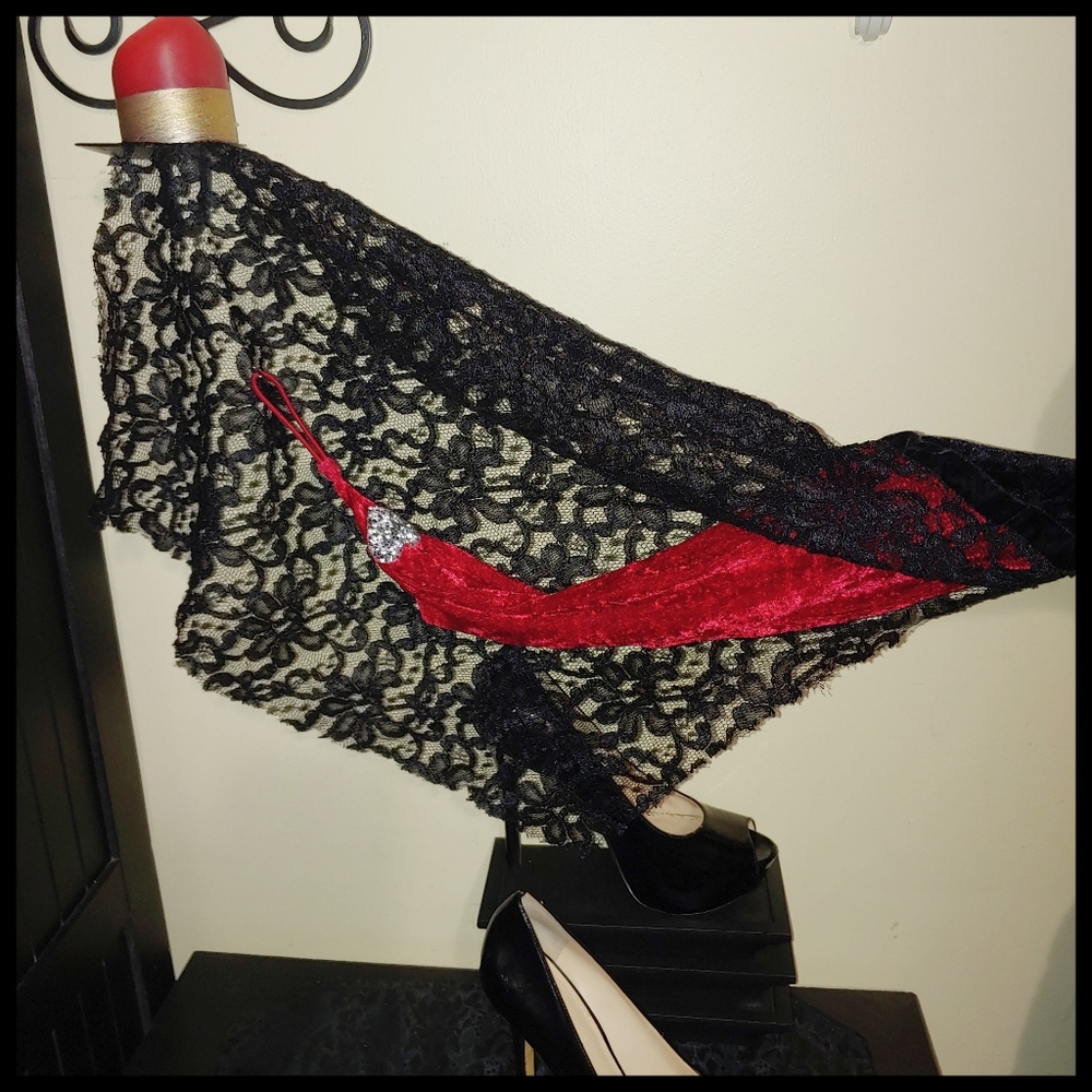 Queen of Hearts Dress - Picture 8 of 10